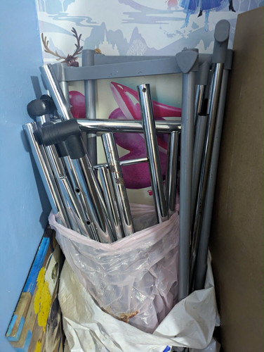 Foldable metal freestanding - foldable,